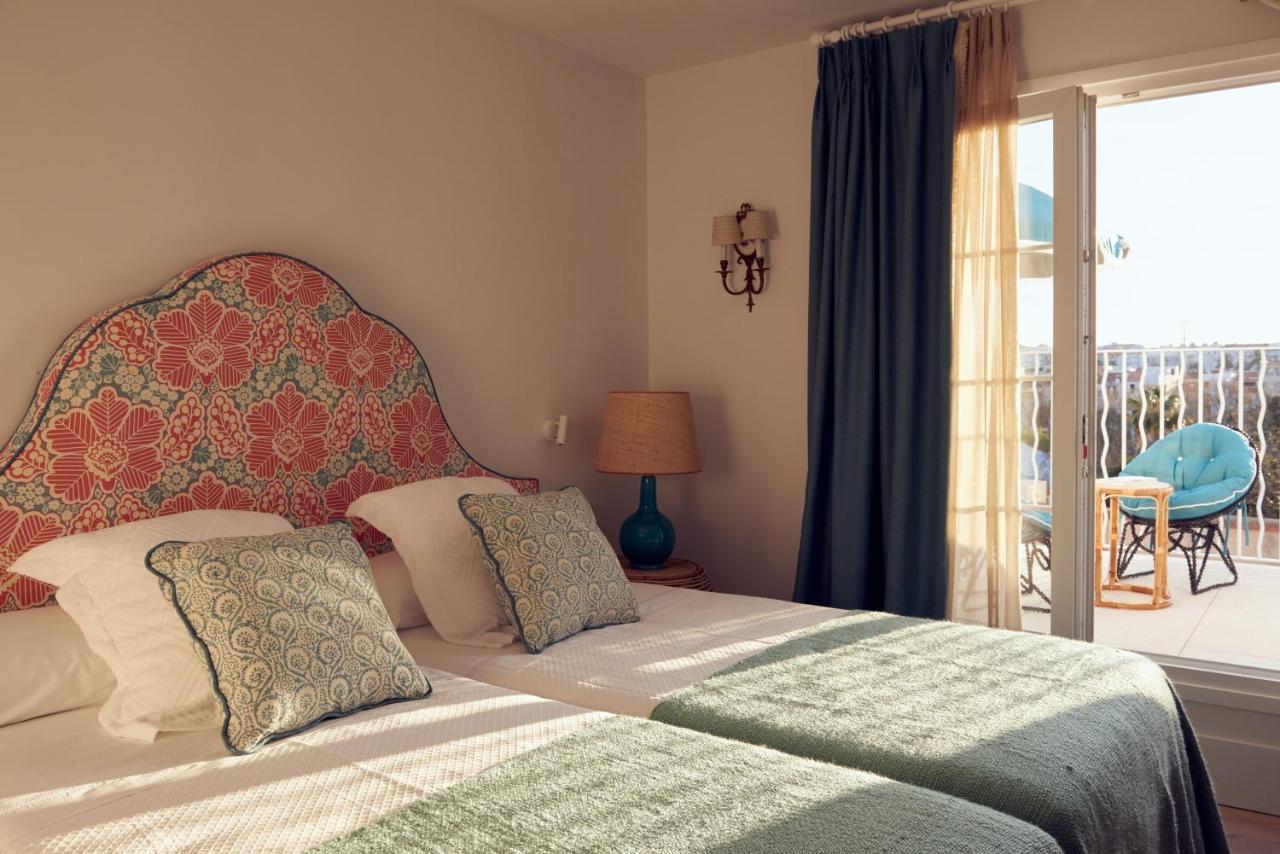 Cristine Bedfor Mahon Hotel ภายนอก รูปภาพ