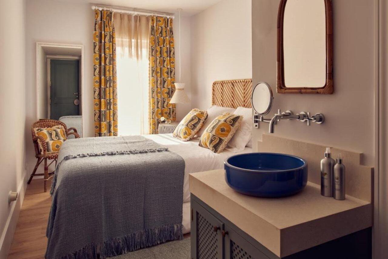 Cristine Bedfor Mahon Hotel ภายนอก รูปภาพ